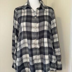 AE Grey and White Plaid Button-Up Shirt